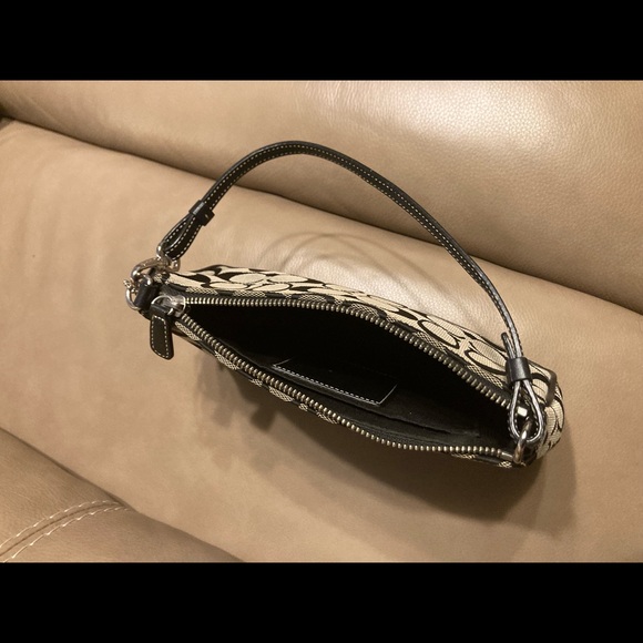 Small Coach Black and Grey shoulder bag ✨ - Picture 7 of 7